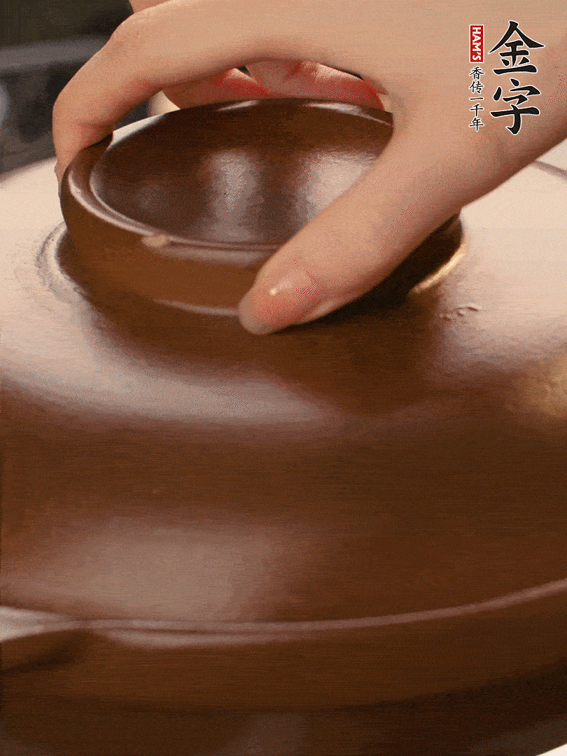 再下日本豆腐煮3分鐘。