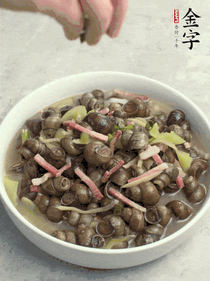出鍋，撒點蔥花。